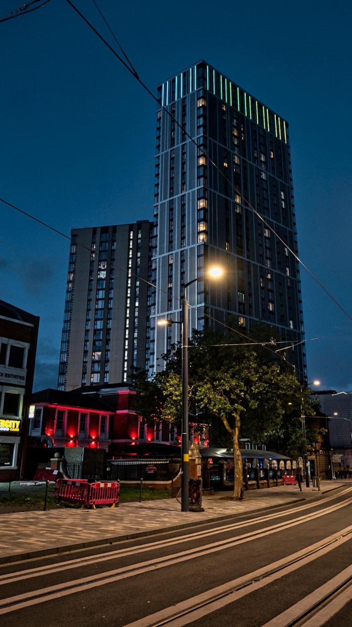 Last-Minute Specials L Book It Now L Sleeps Up To 4 L 2 Bed 2 Bath - Gym - Prime Birmingham Location L Jvt Short Lets Экстерьер фото