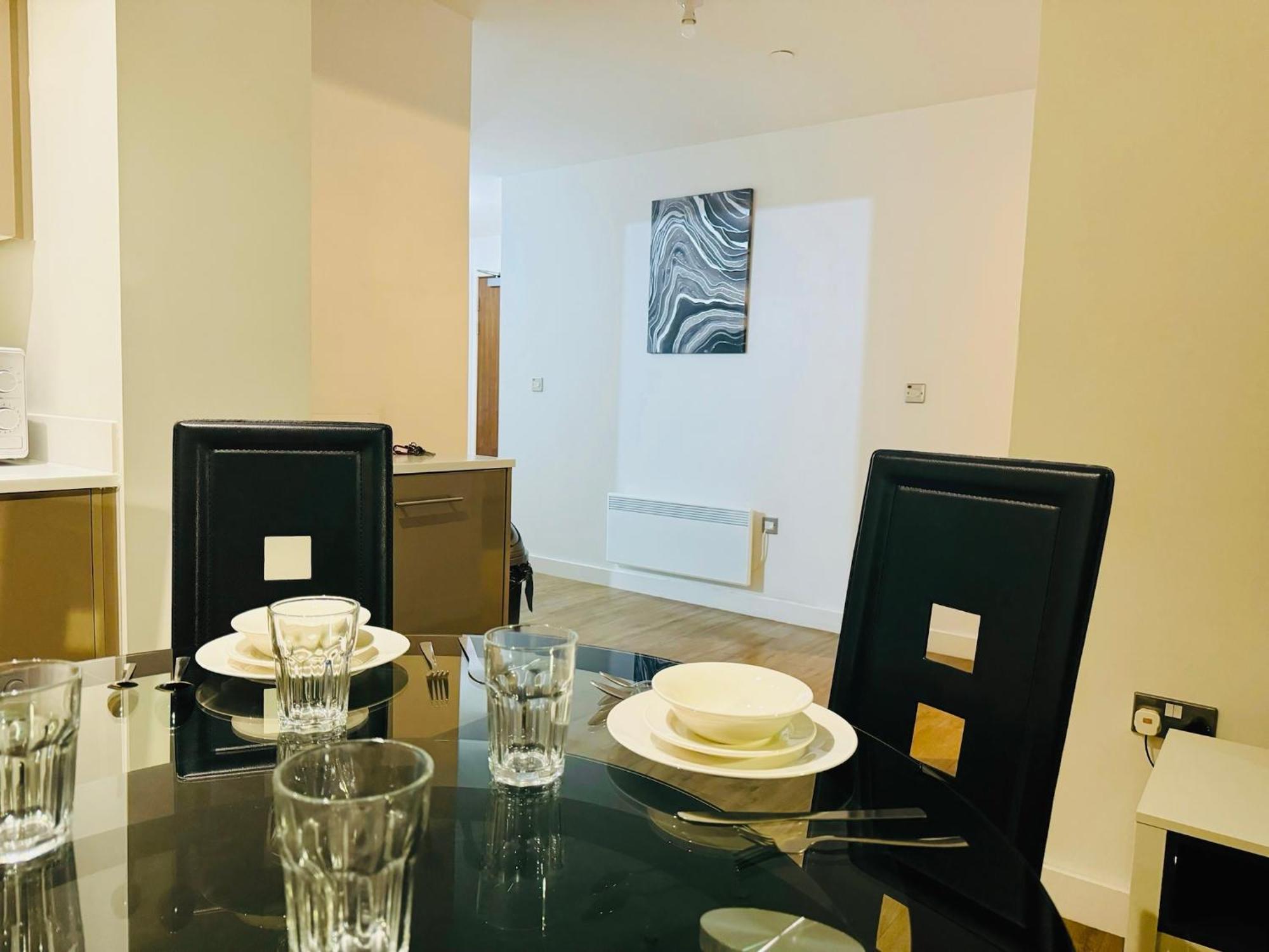 Last-Minute Specials L Book It Now L Sleeps Up To 4 L 2 Bed 2 Bath - Gym - Prime Birmingham Location L Jvt Short Lets Экстерьер фото
