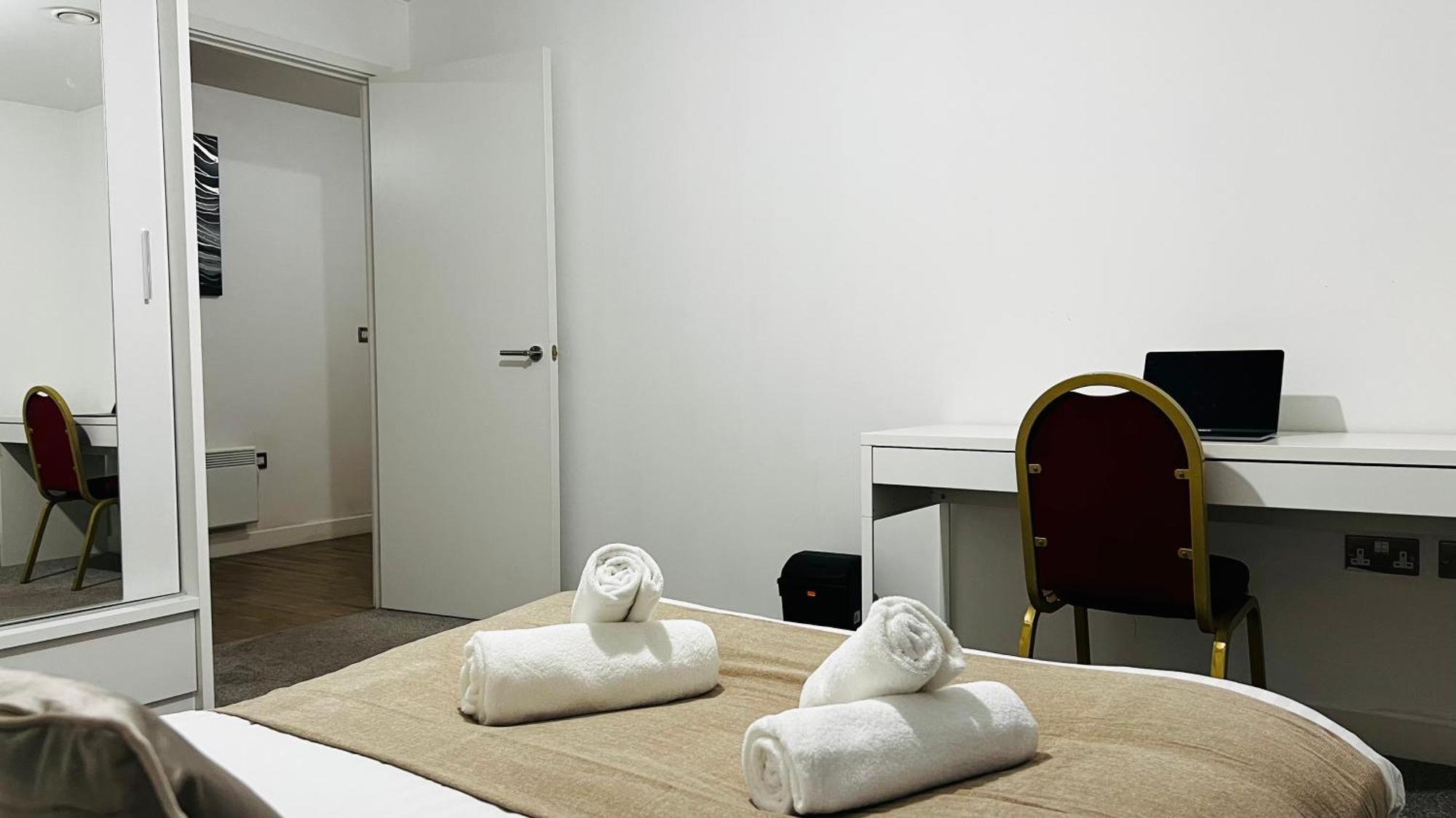 Last-Minute Specials L Book It Now L Sleeps Up To 4 L 2 Bed 2 Bath - Gym - Prime Birmingham Location L Jvt Short Lets Экстерьер фото