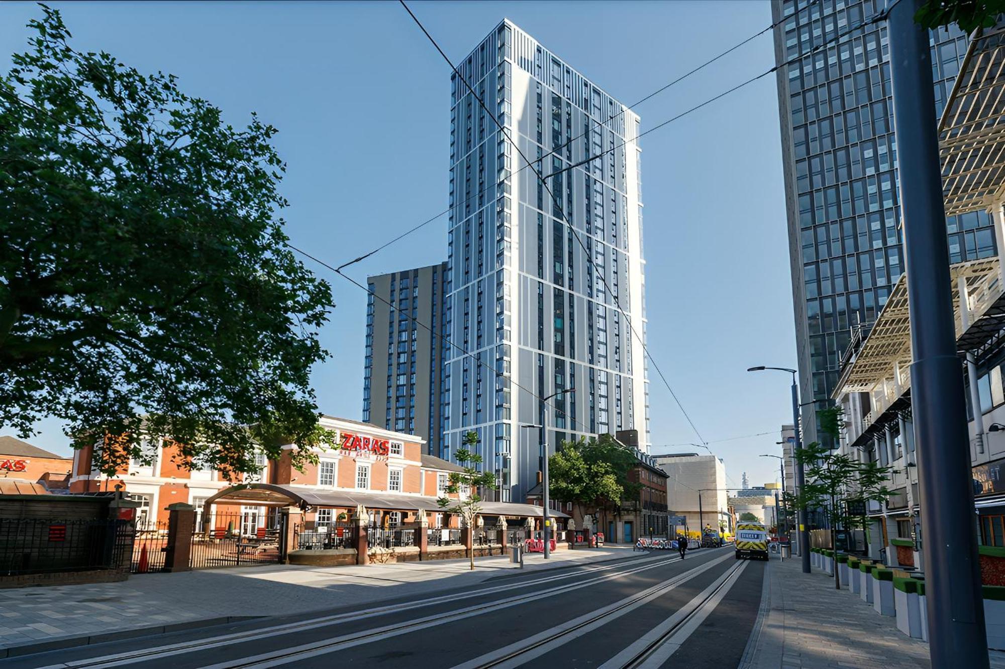 Last-Minute Specials L Book It Now L Sleeps Up To 4 L 2 Bed 2 Bath - Gym - Prime Birmingham Location L Jvt Short Lets Экстерьер фото