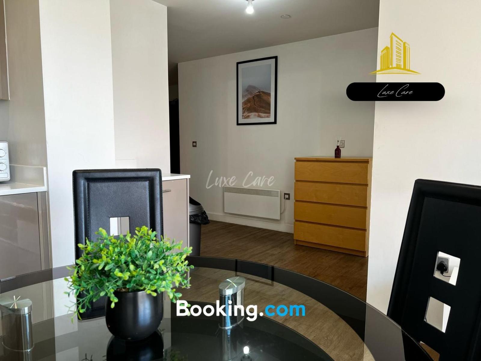 Last-Minute Specials L Book It Now L Sleeps Up To 4 L 2 Bed 2 Bath - Gym - Prime Birmingham Location L Jvt Short Lets Экстерьер фото